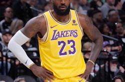 开云体育app-76人绝杀湖人，浓眉完成帽子戏法的简单介绍