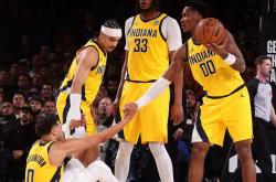 开云体育APP下载-骑士鏖战步行者，布克点燃赛场