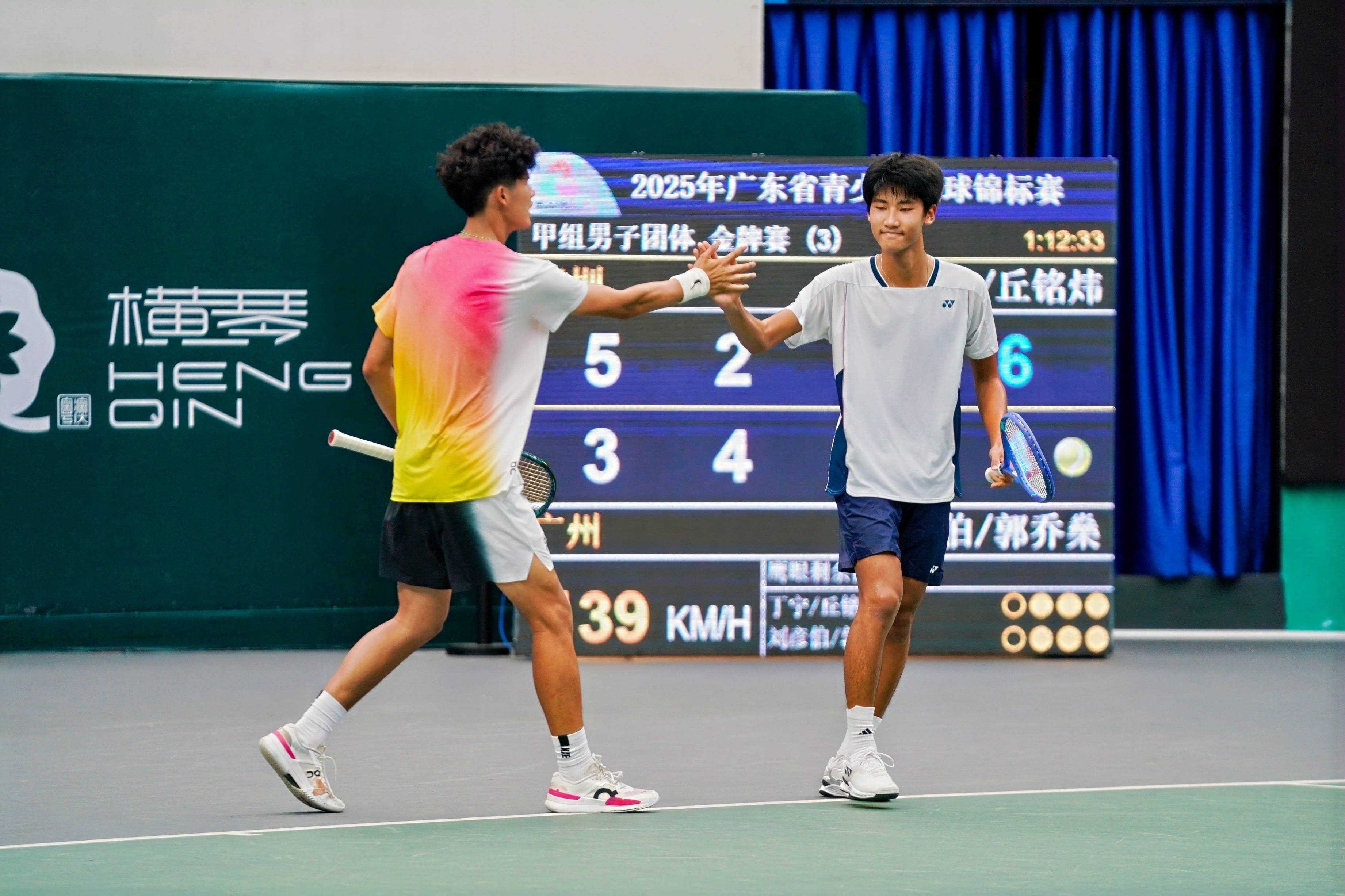 世界网球队鏖战德国网球队,瓦林卡完成帽子戏法 世界网球队鏖战德国网球队,瓦林卡完成帽子戏法