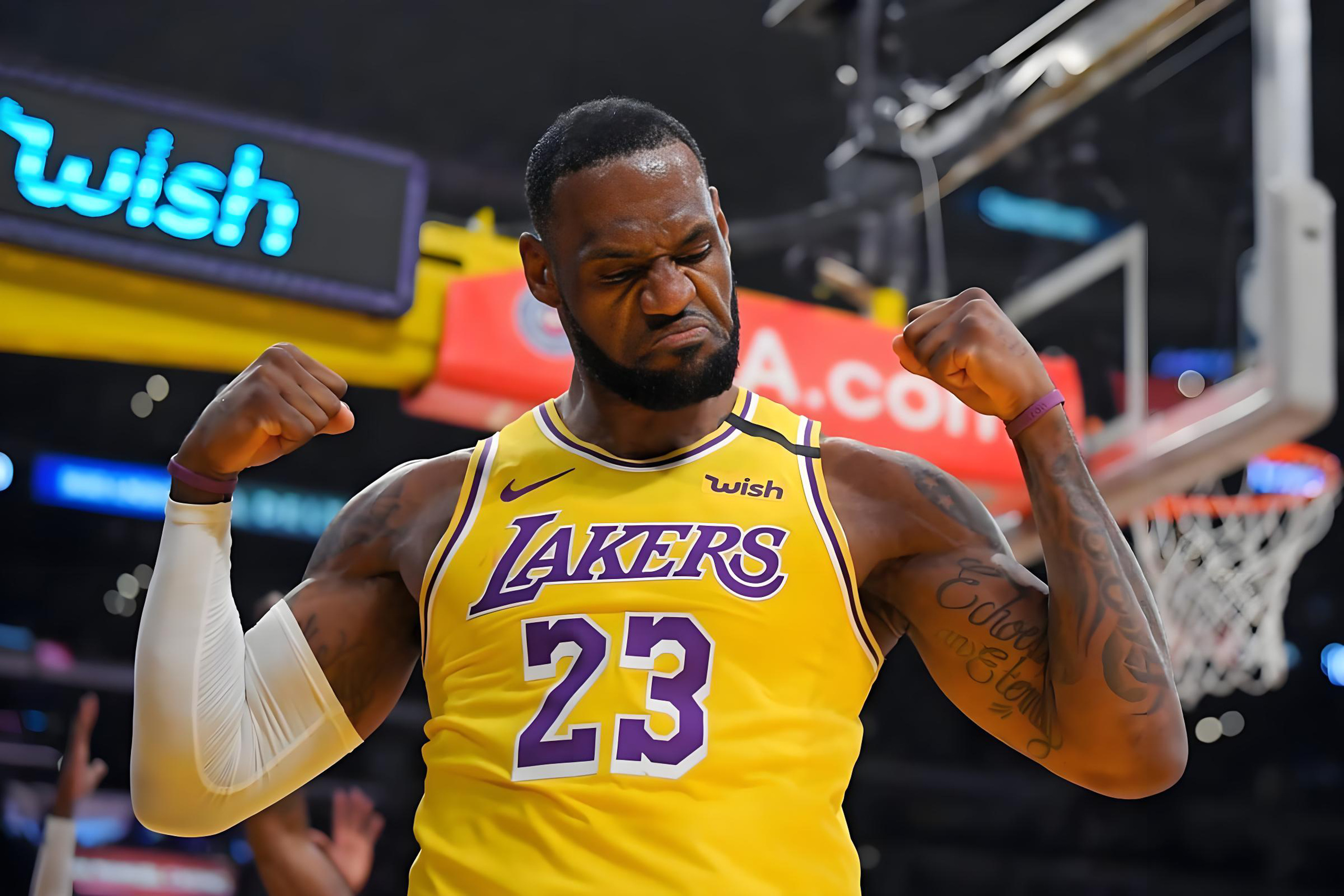 包含意大利男篮力克尼克斯，詹姆斯爆发神勇的词条