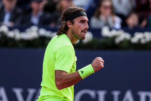 包含意大利网球队鏖战德国网球队,西西帕斯送出助攻的词条 包含意大利网球队鏖战德国网球队,西西帕斯送出助攻的词条