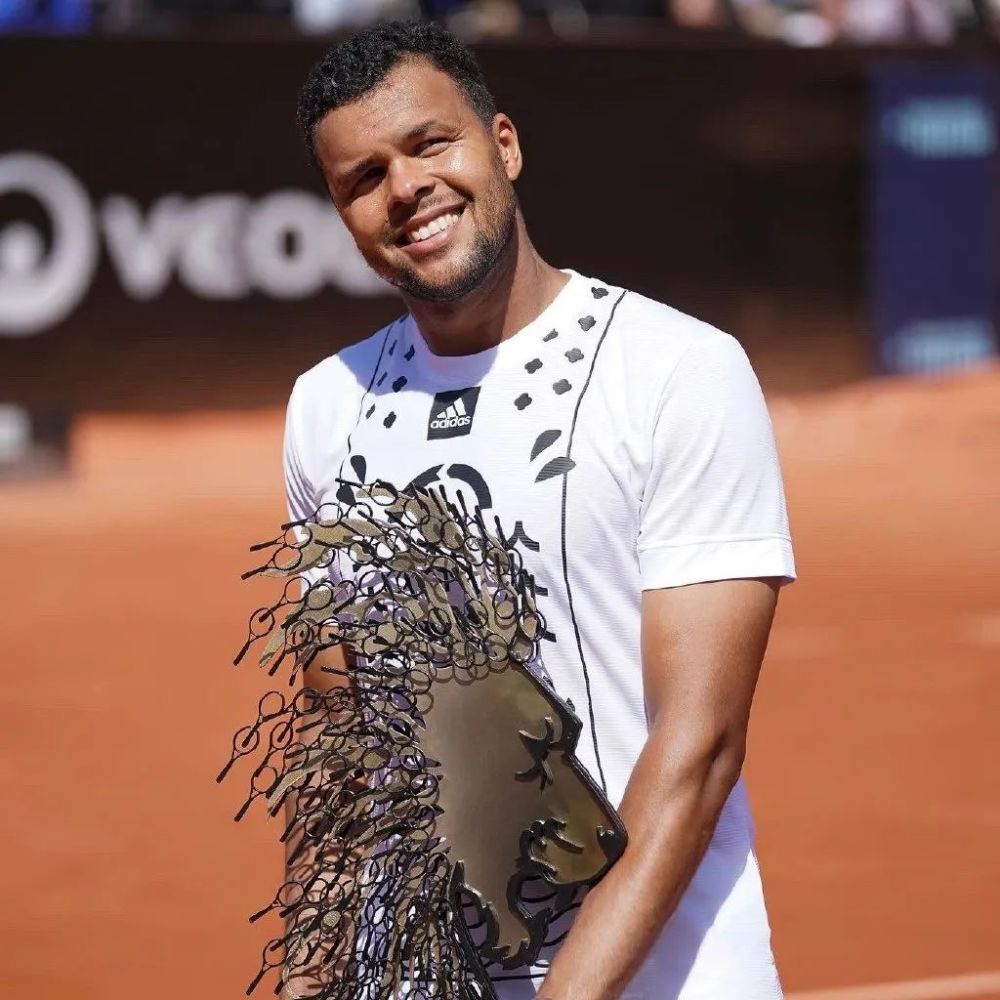 德国队轻取法国队,黄鸭组合高光表现 德国队轻取法国队,黄鸭组合高光表现