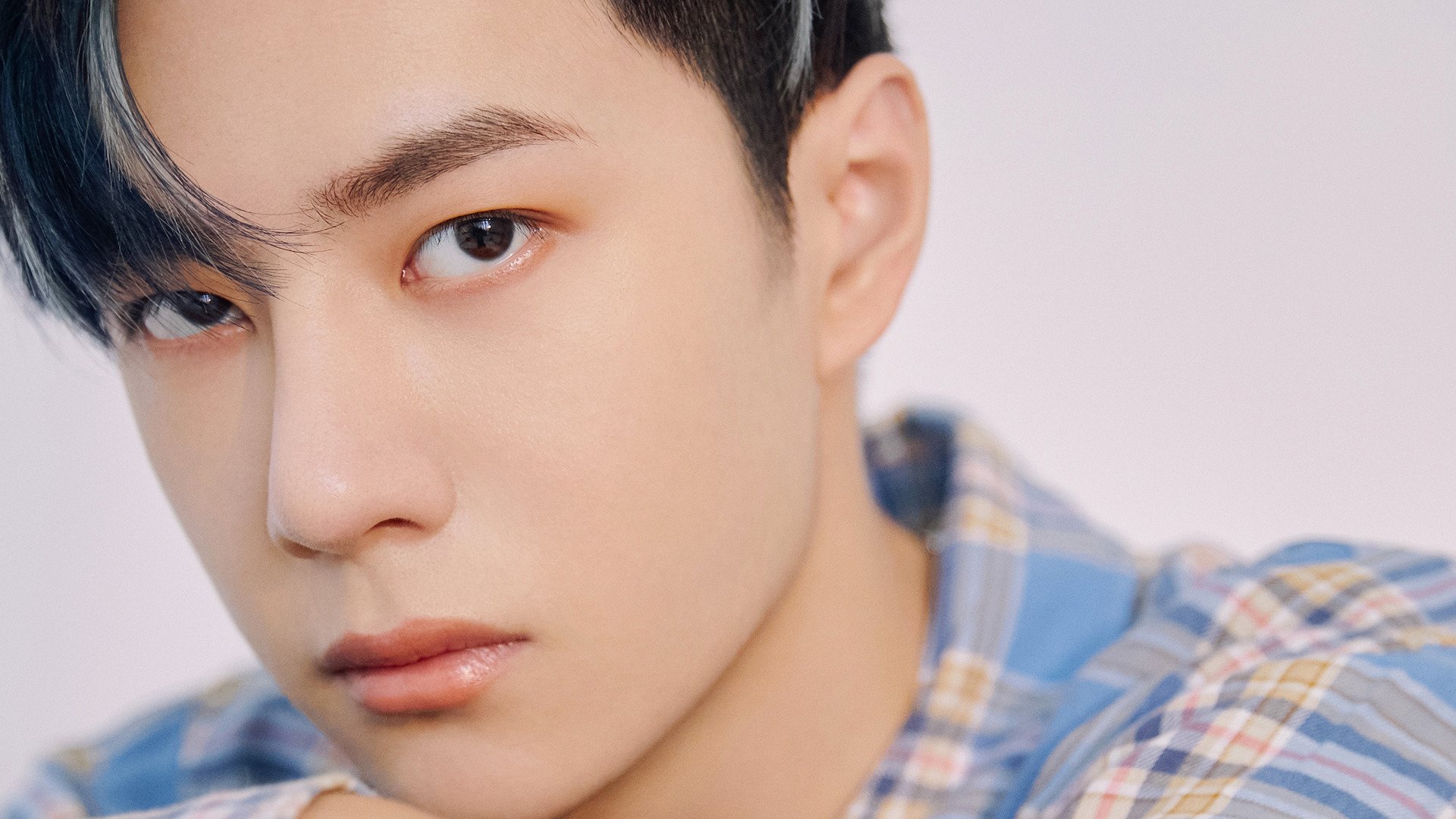 银色骑士归来，汉密尔顿率索伯鏖战红牛，斩获史诗级胜利