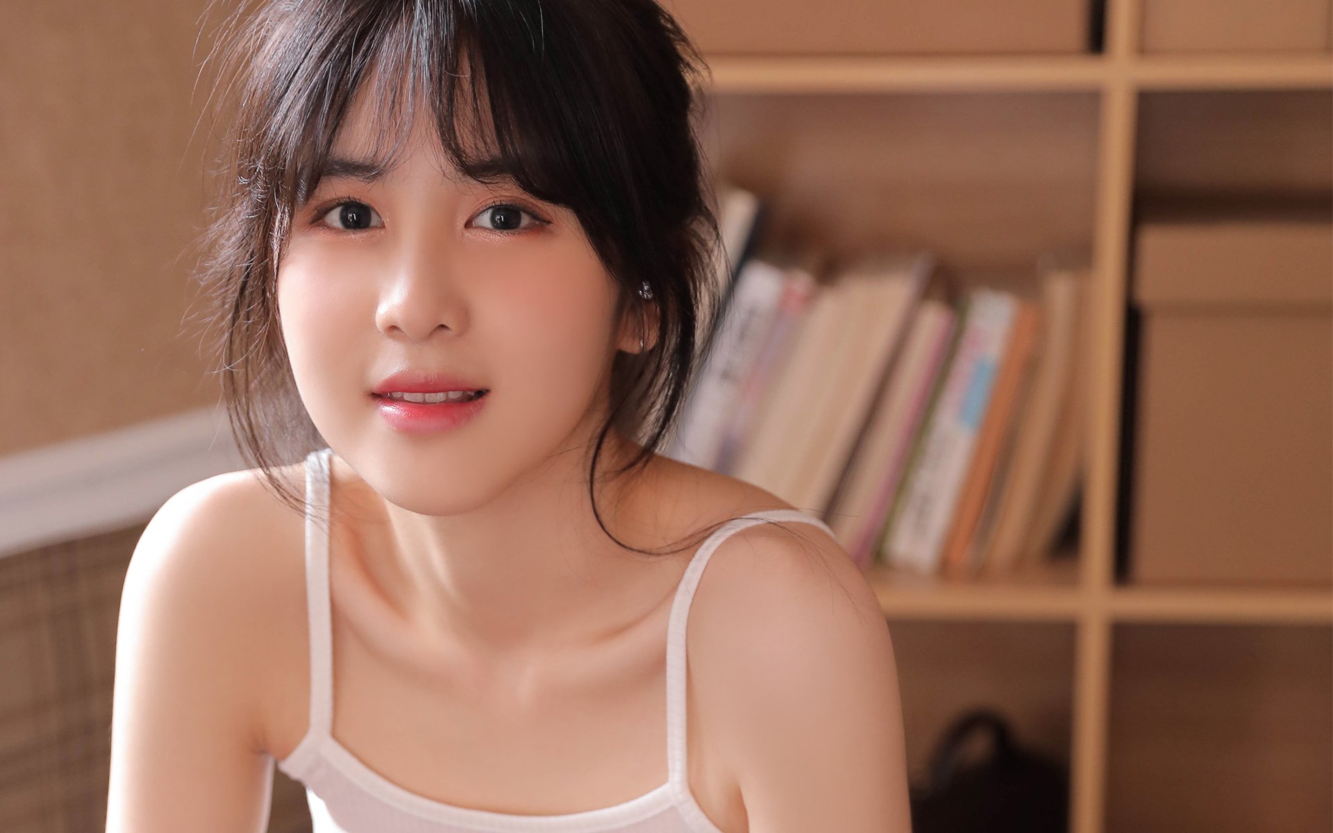 看到你的关键词组合,我发现了一个有趣的跨界—你将欧洲足坛最高殿堂的赛事与亚洲篮球俱乐部赛事联系在了一起。这本身就是一个极具张力和故事性的切入点,让我为你构思一篇独一无二、将两者巧妙融合的文章