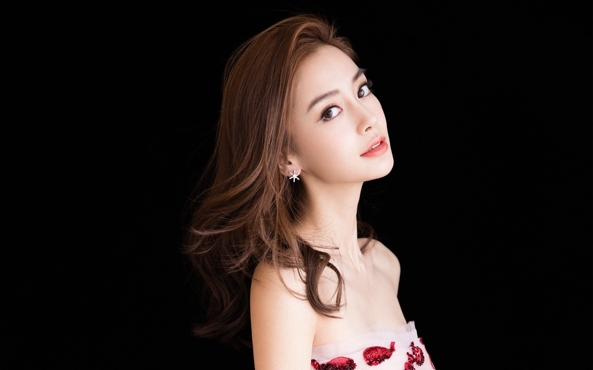 意甲焦点战之夜，梅西评分拉满，传奇再续