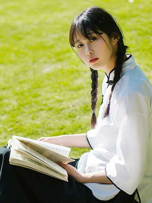 友谊赛暗战，比利时击溃几内亚背后，基耶萨悄然掌控命运走向