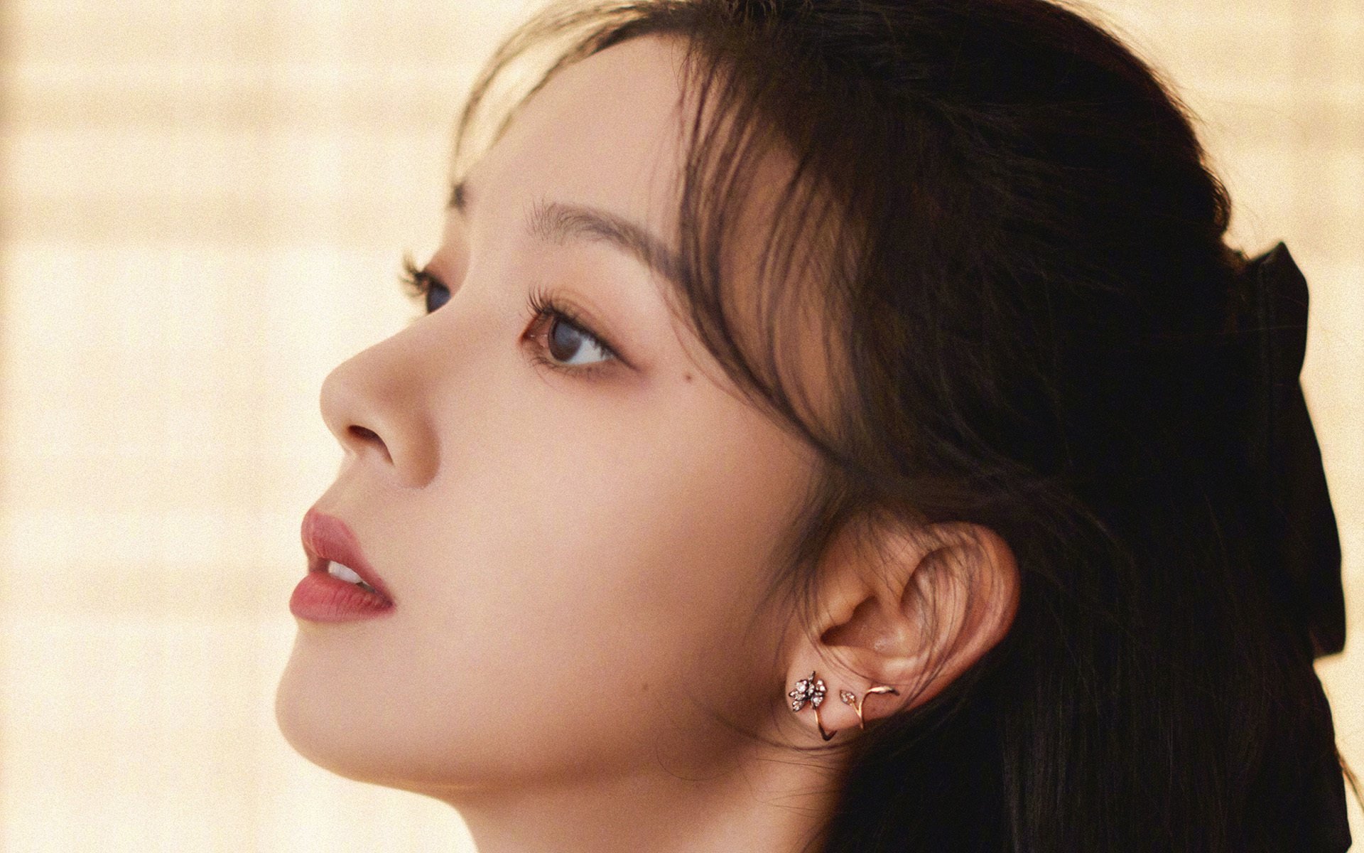 德布劳内走上NBA地板,季后赛之夜响起足球的心脏