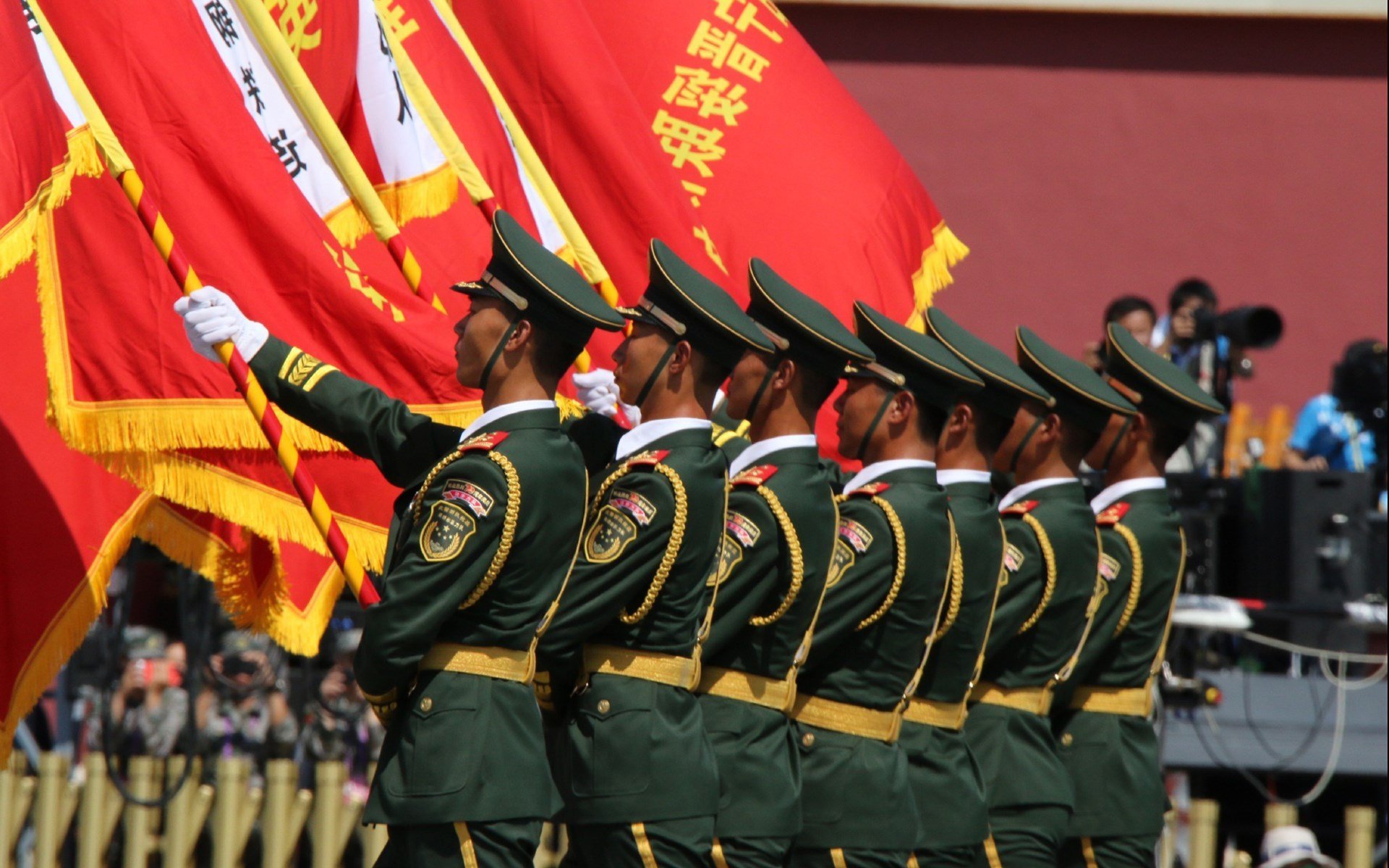 从防守悍将到关键先生，伦纳德在芝加哥的淬火之夜